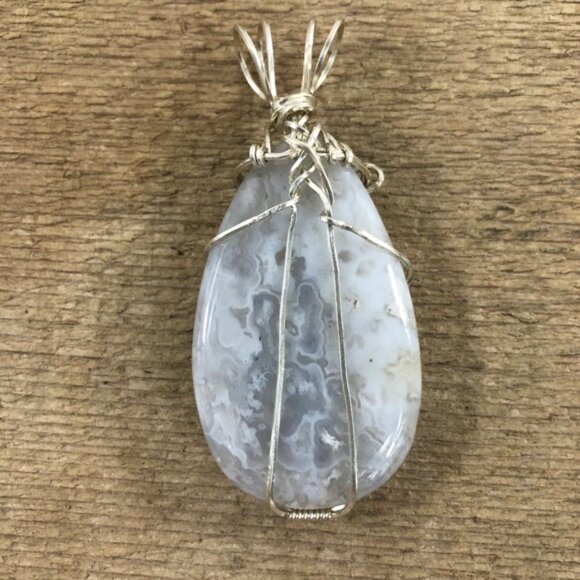 Crazy Lace Chalcedony Agate Necklace Pendant - Picture 4 of 5